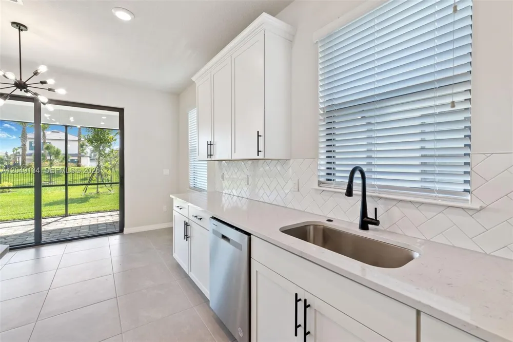 4470 Waterside Dr Oakland Park, FL 33309