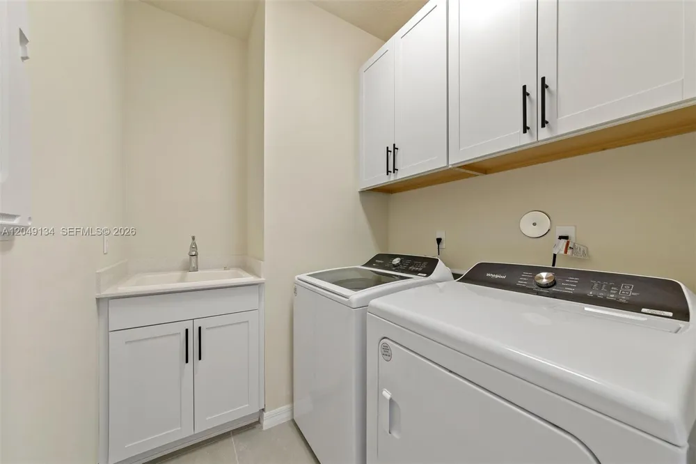 4470 Waterside Dr Oakland Park, FL 33309