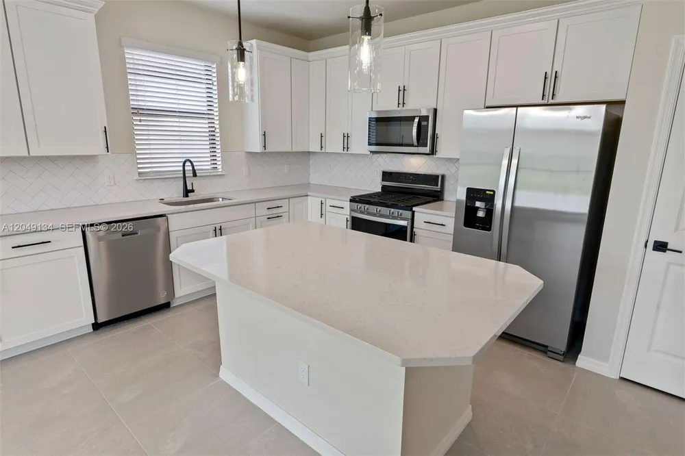 4470 Waterside Dr Oakland Park, FL 33309
