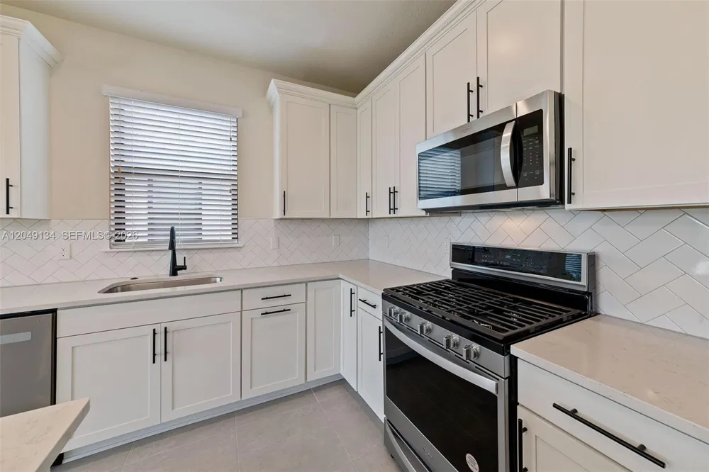 4470 Waterside Dr Oakland Park, FL 33309