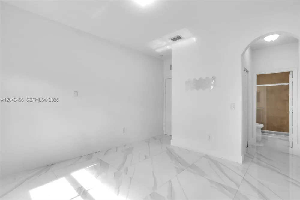 8850 NW 99th Path Doral, FL 33178