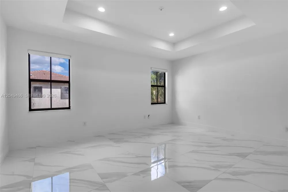 8850 NW 99th Path Doral, FL 33178