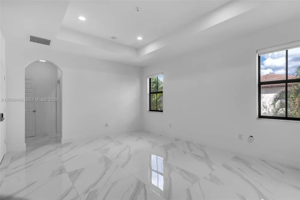8850 NW 99th Path Doral, FL 33178