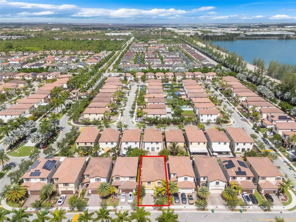 8850 NW 99th Path Doral, FL 33178