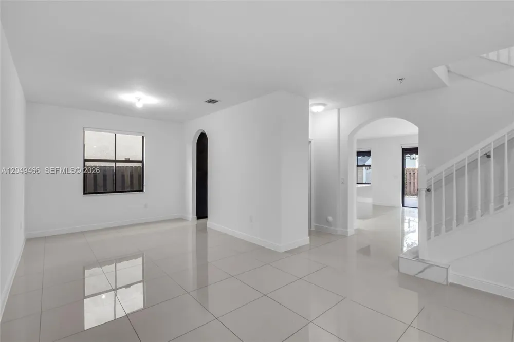 8850 NW 99th Path Doral, FL 33178