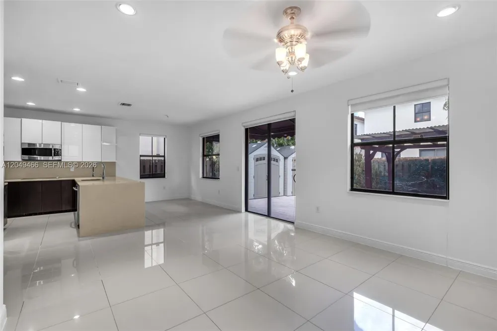 8850 NW 99th Path Doral, FL 33178