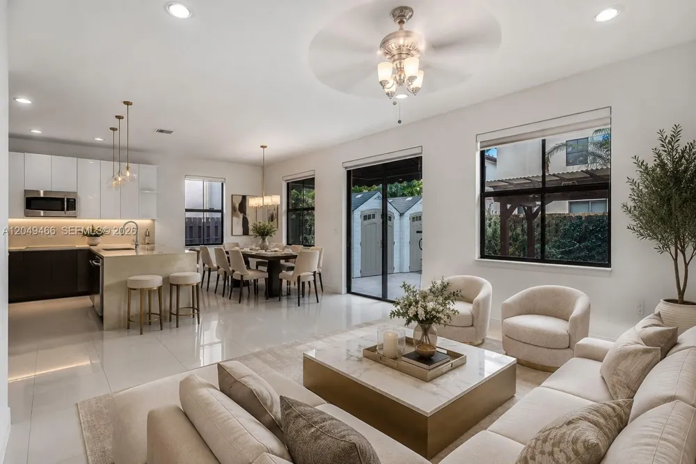 8850 NW 99th Path Doral, FL 33178