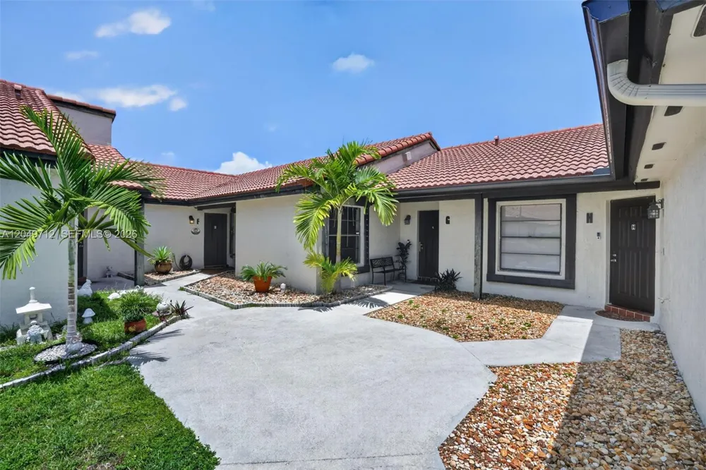 15065 SW 49th Ln #F Miami, FL 33185