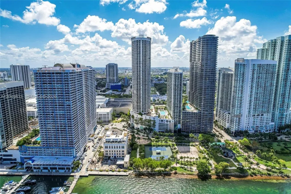 1750 Bayshore Dr #3910 Miami, FL 33132