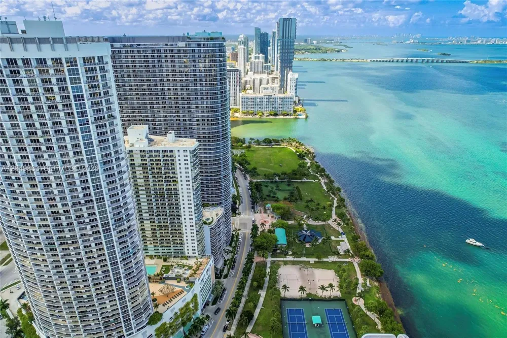 1750 Bayshore Dr #3910 Miami, FL 33132