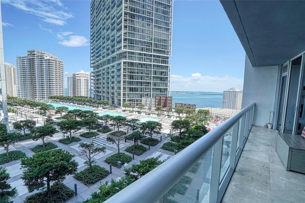 485 Brickell Ave #1701 Miami, FL 33131