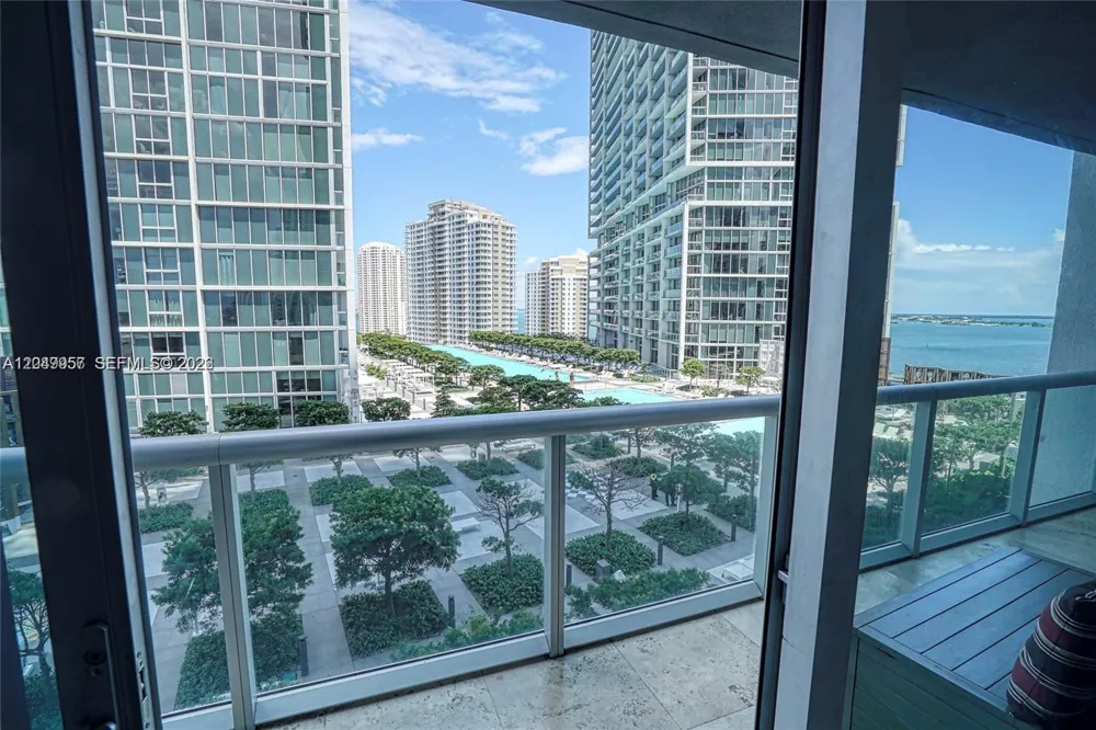 485 Brickell Ave #1701 Miami, FL 33131