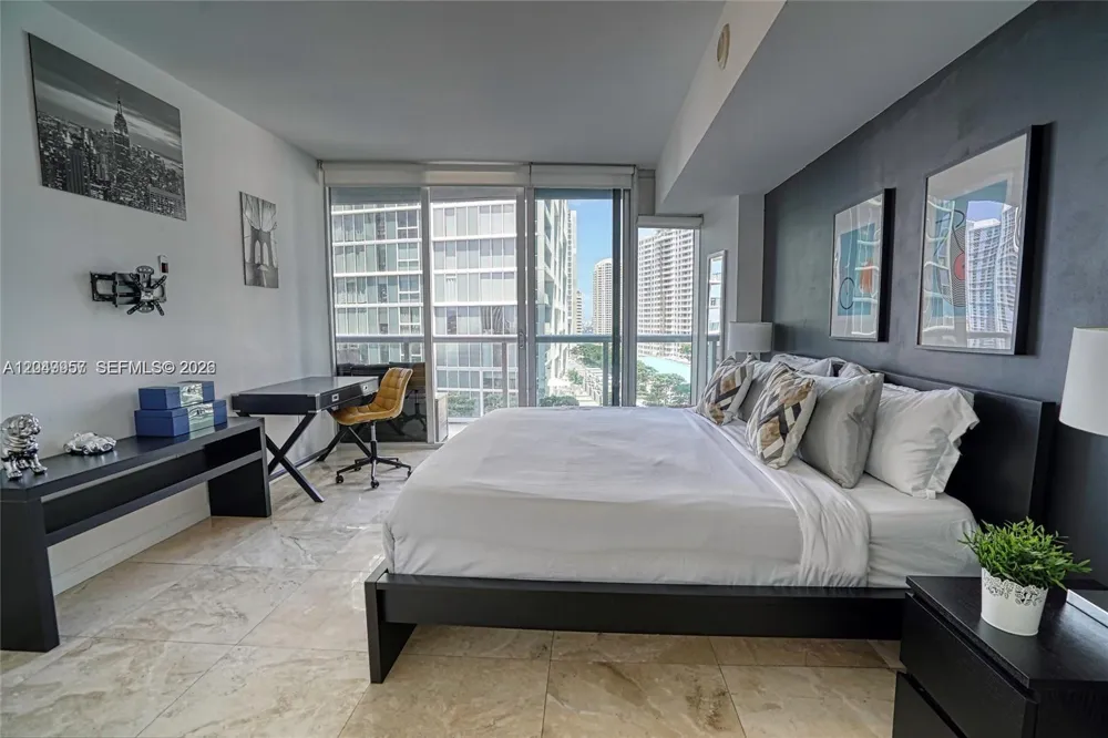 485 Brickell Ave #1701 Miami, FL 33131