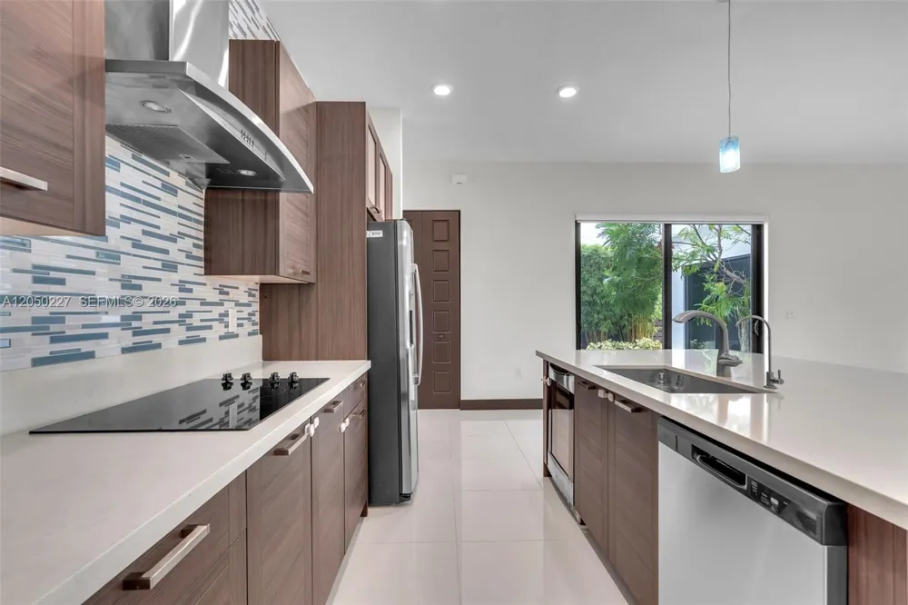 15455 NW 88th Ct Miami Lakes, FL 33018