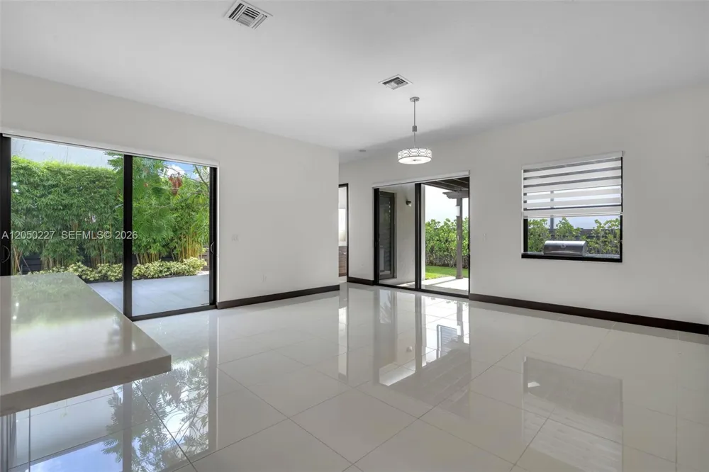 15455 NW 88th Ct Miami Lakes, FL 33018