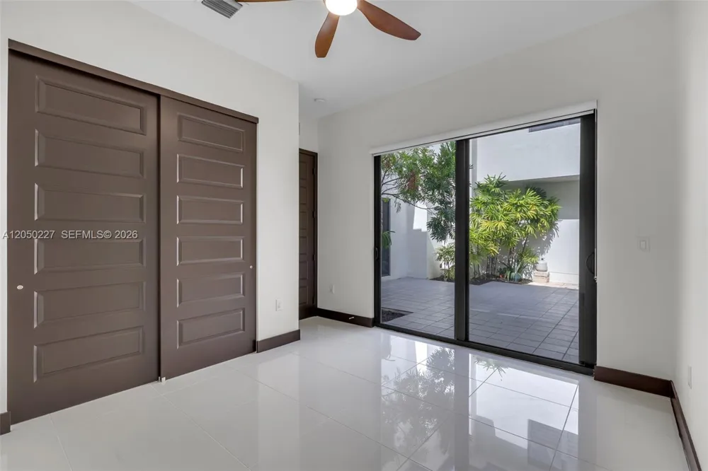 15455 NW 88th Ct Miami Lakes, FL 33018