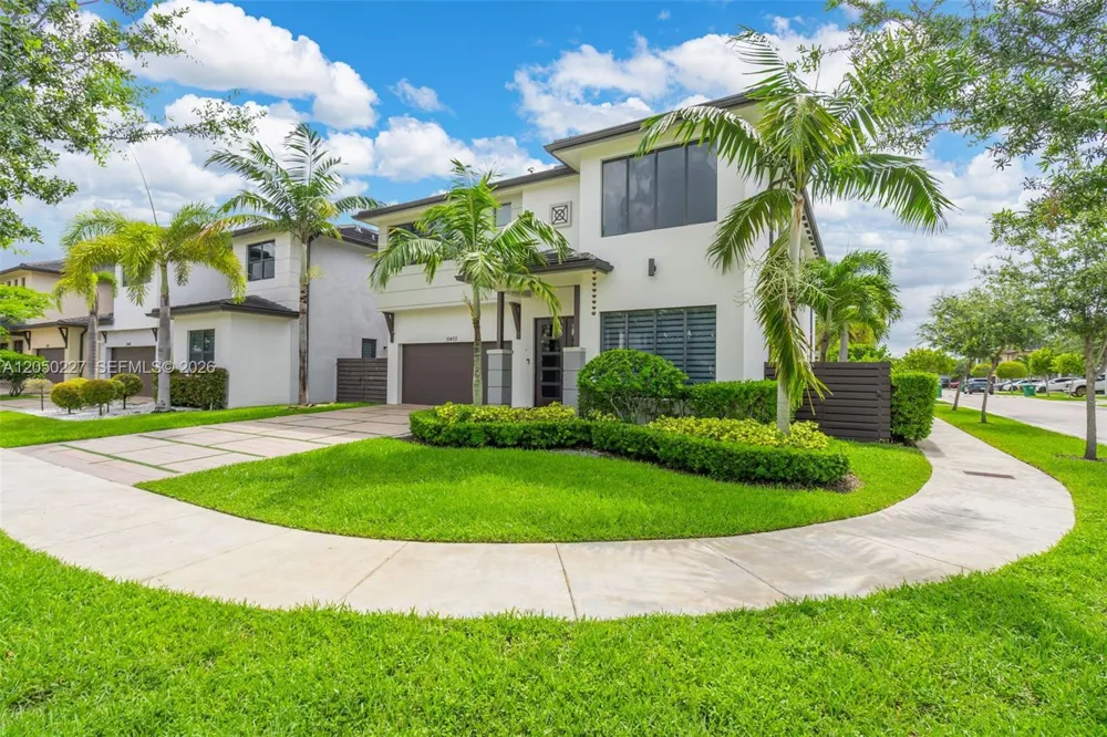 15455 NW 88th Ct Miami Lakes, FL 33018