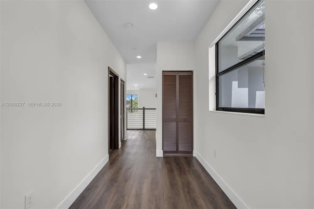15455 NW 88th Ct Miami Lakes, FL 33018