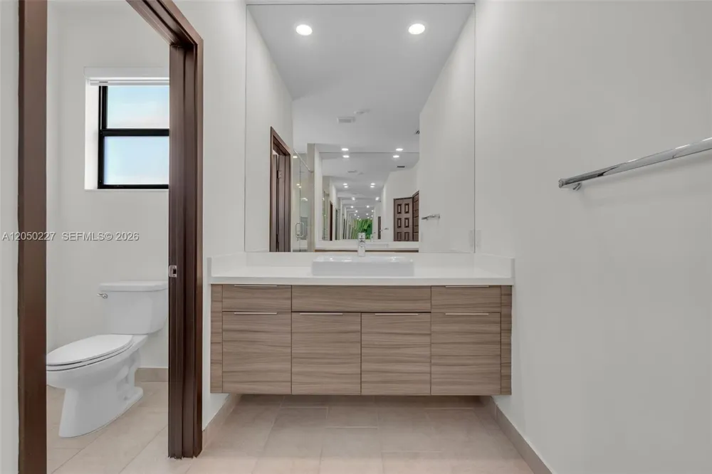 15455 NW 88th Ct Miami Lakes, FL 33018