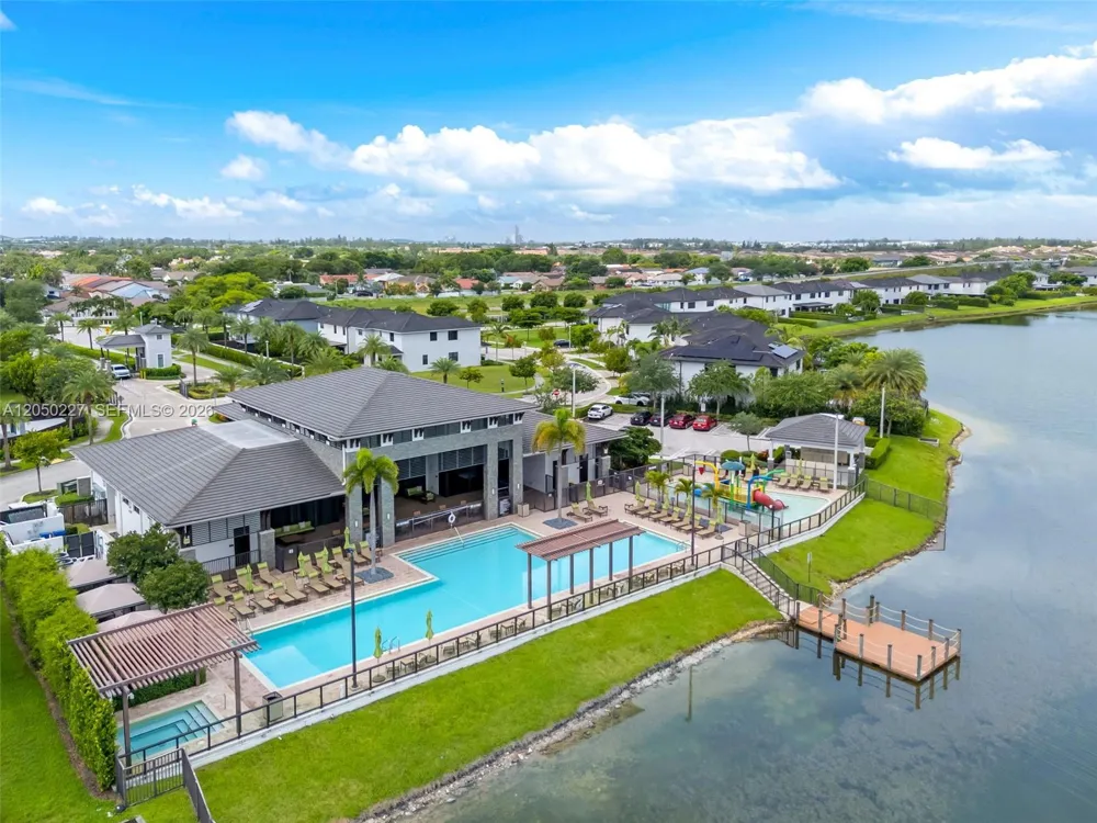 15455 NW 88th Ct Miami Lakes, FL 33018