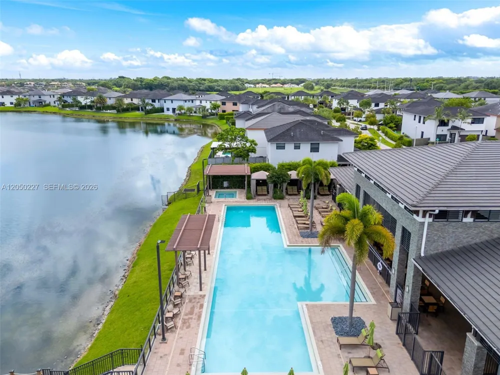 15455 NW 88th Ct Miami Lakes, FL 33018