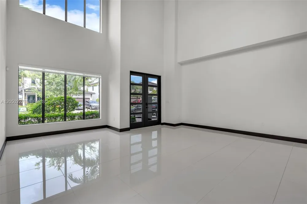 15455 NW 88th Ct Miami Lakes, FL 33018