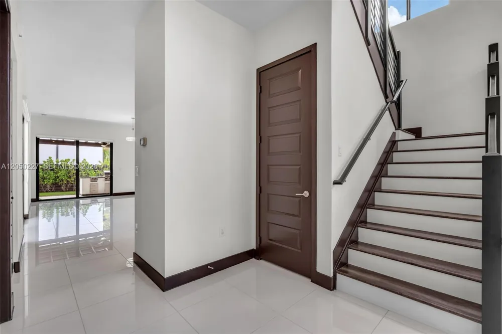 15455 NW 88th Ct Miami Lakes, FL 33018