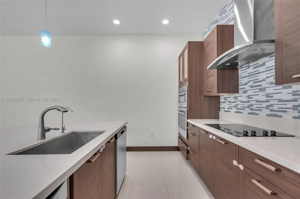 15455 NW 88th Ct Miami Lakes, FL 33018
