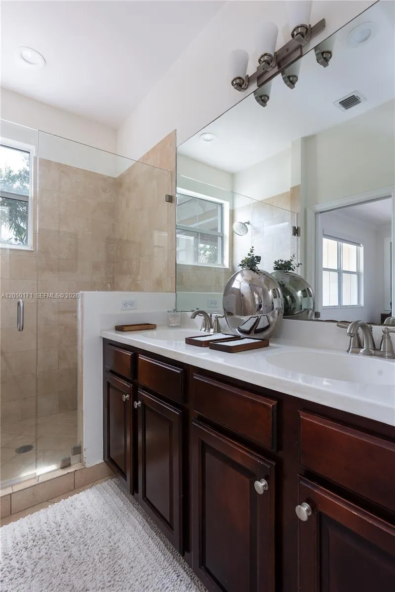 3300 NW 126th Ter Sunrise, FL 33323