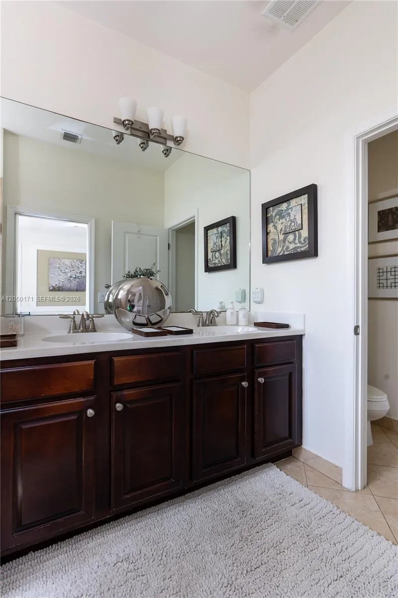3300 NW 126th Ter Sunrise, FL 33323