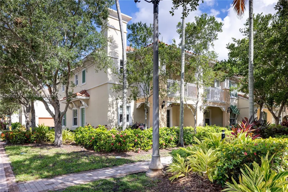 3300 NW 126th Ter Sunrise, FL 33323