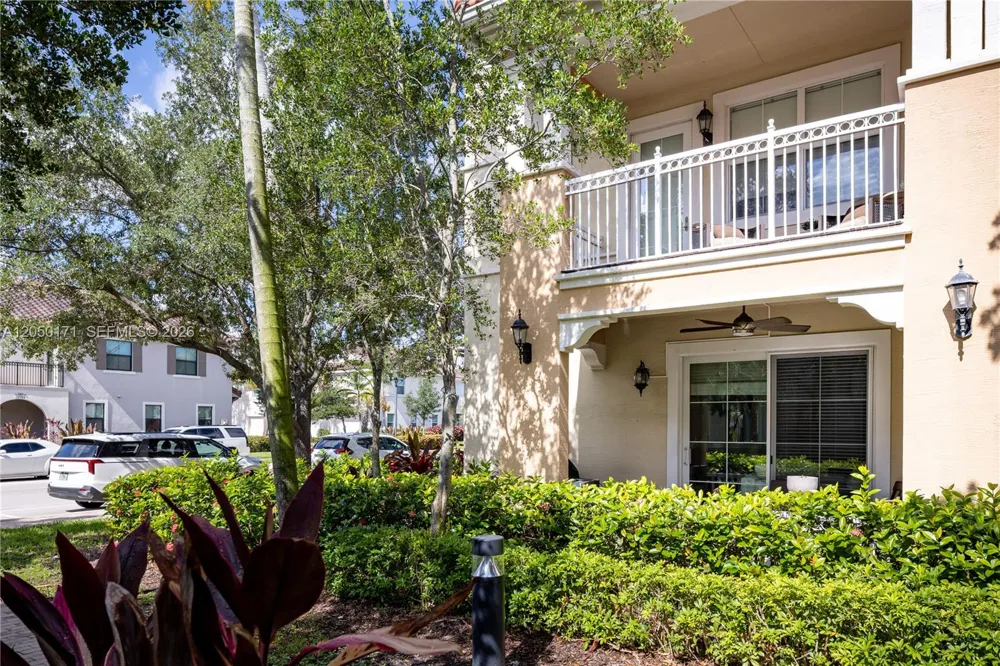 3300 NW 126th Ter Sunrise, FL 33323