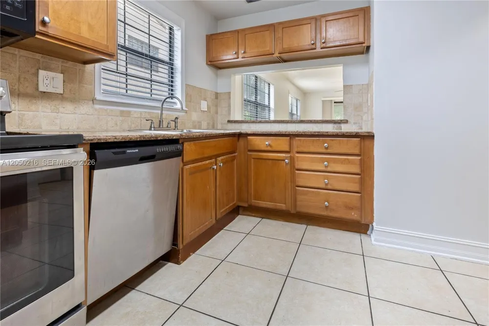 5236 Treetops Drive #L-104 Naples, FL 34113