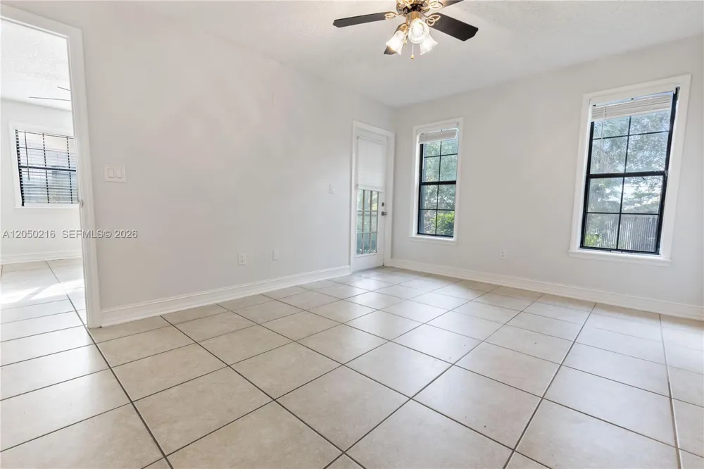 5236 Treetops Drive #L-104 Naples, FL 34113