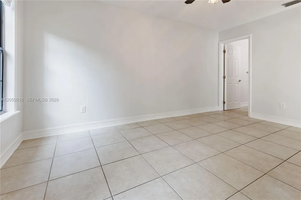 5236 Treetops Drive #L-104 Naples, FL 34113