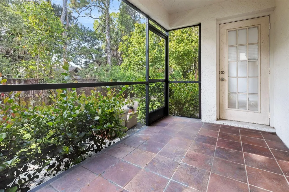 5236 Treetops Drive #L-104 Naples, FL 34113