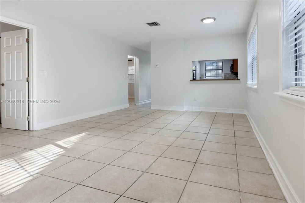 5236 Treetops Drive #L-104 Naples, FL 34113