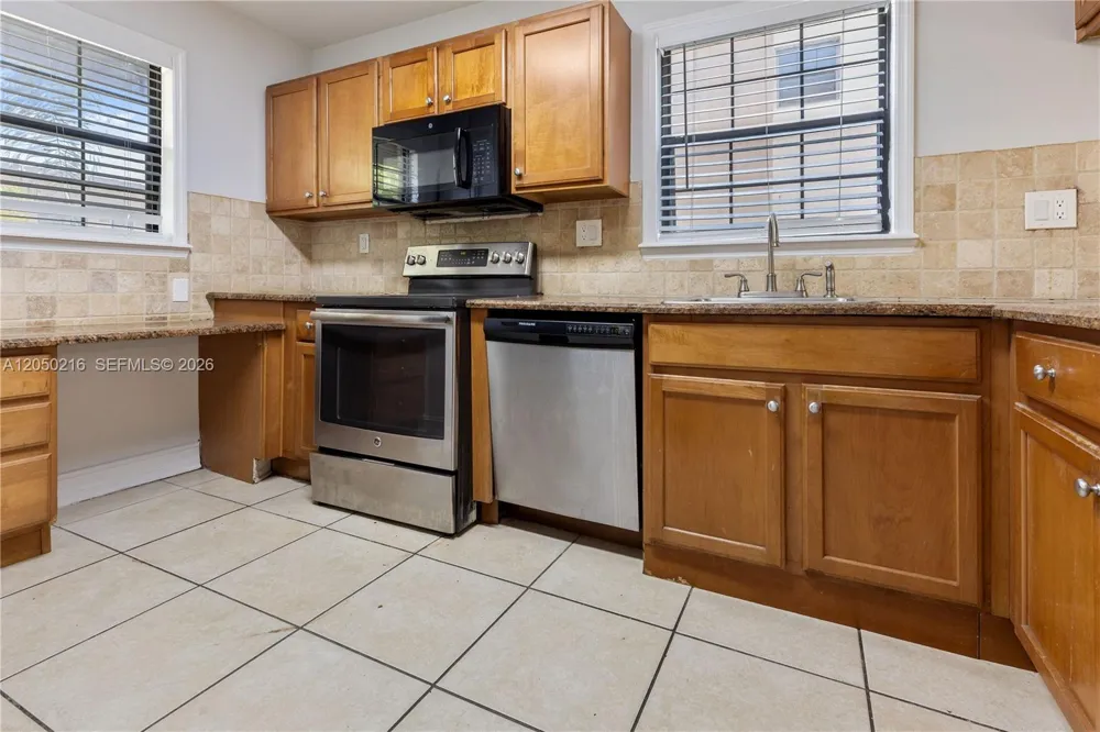 5236 Treetops Drive #L-104 Naples, FL 34113