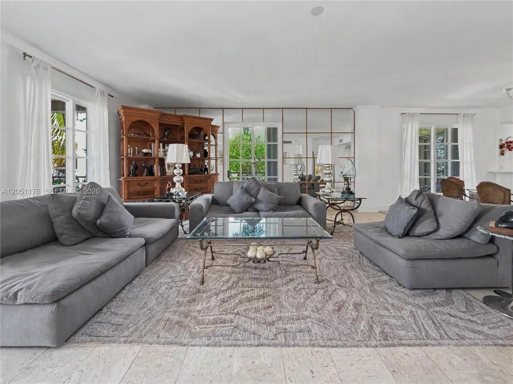 2124 Fisher Island Dr #2124 Miami Beach, FL 33109