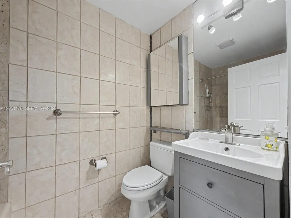 2124 Fisher Island Dr #2124 Miami Beach, FL 33109