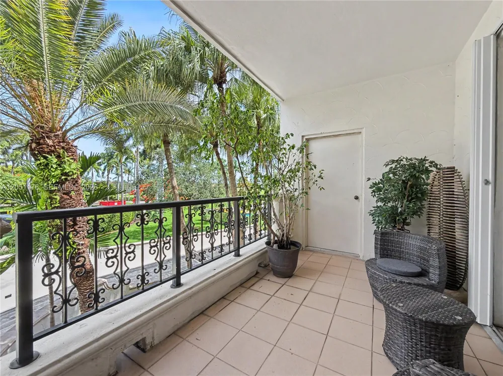 2124 Fisher Island Dr #2124 Miami Beach, FL 33109