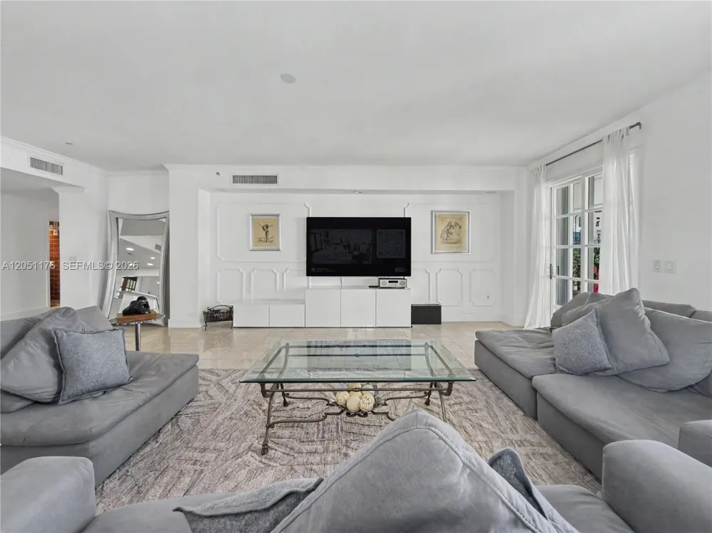 2124 Fisher Island Dr #2124 Miami Beach, FL 33109