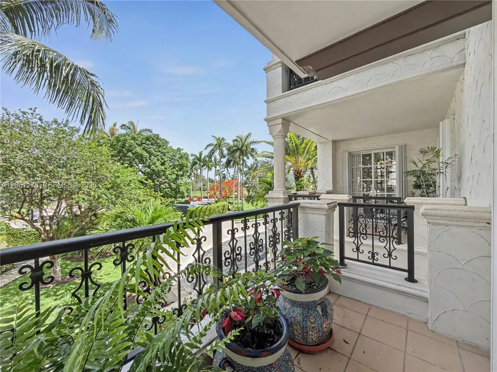 2124 Fisher Island Dr #2124 Miami Beach, FL 33109