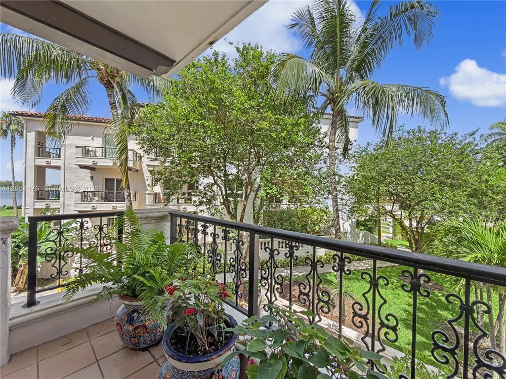 2124 Fisher Island Dr #2124 Miami Beach, FL 33109