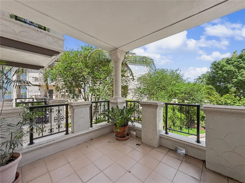 2124 Fisher Island Dr #2124 Miami Beach, FL 33109
