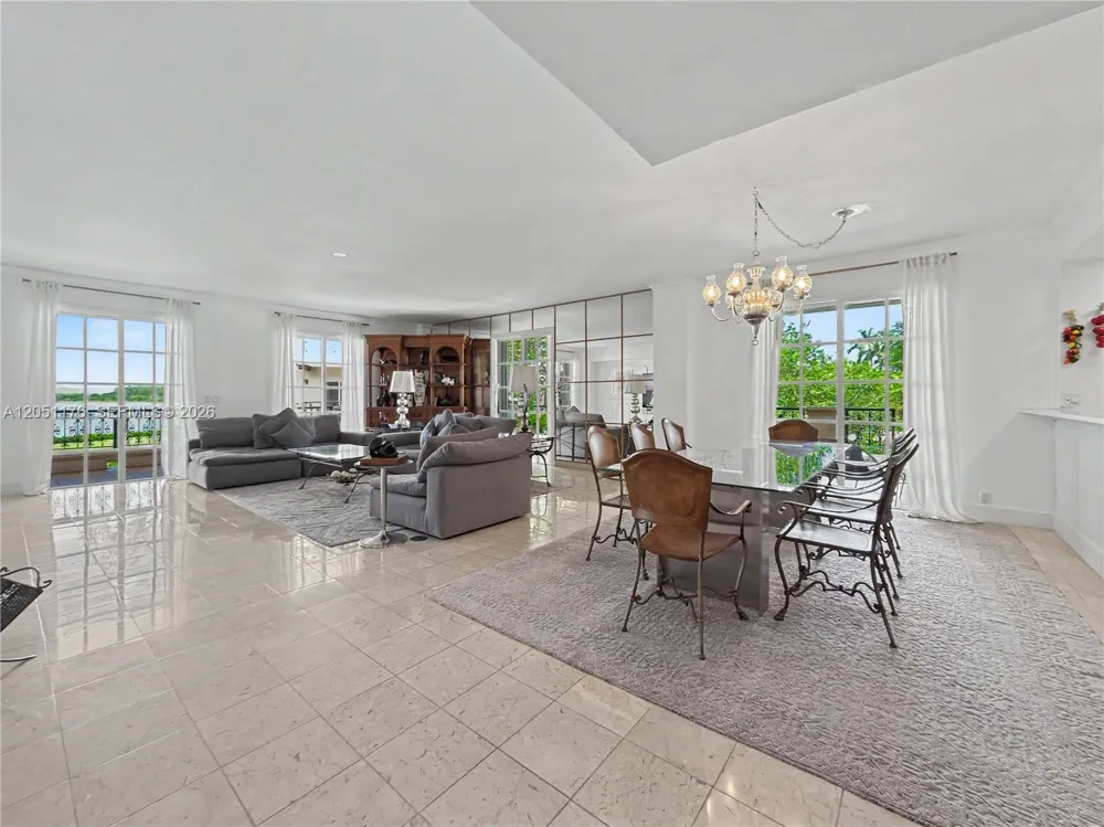 2124 Fisher Island Dr #2124 Miami Beach, FL 33109