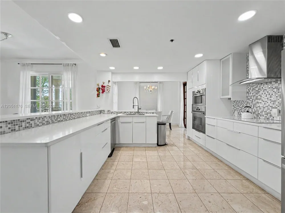 2124 Fisher Island Dr #2124 Miami Beach, FL 33109