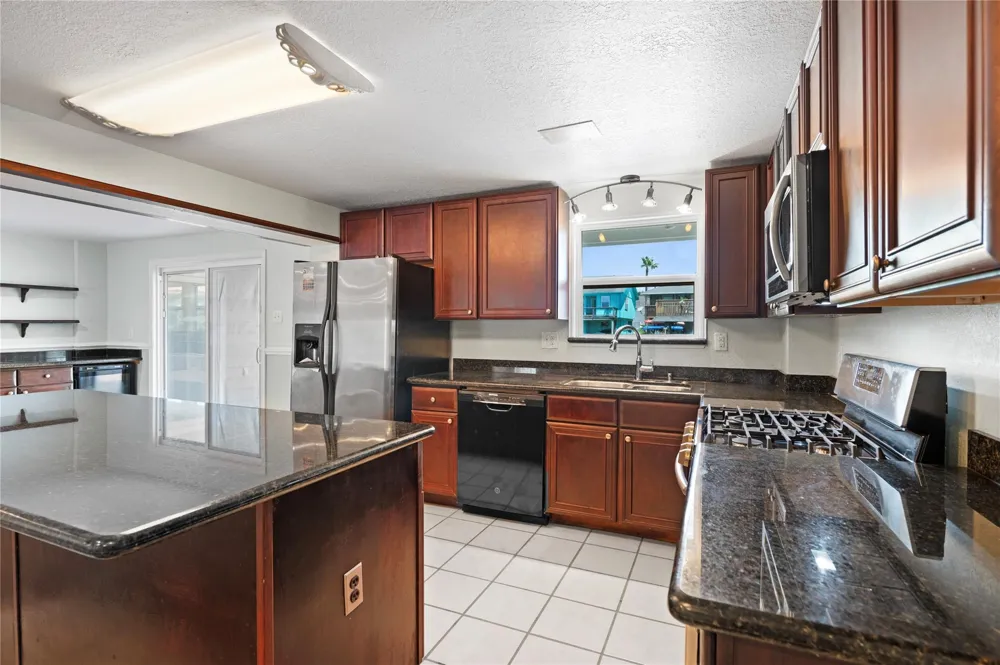 920 Bonita Street Bayou Vista, TX 77563