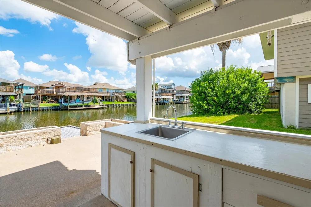 920 Bonita Street Bayou Vista, TX 77563