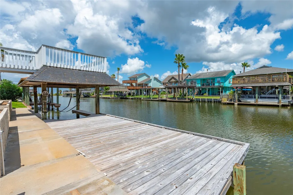 920 Bonita Street Bayou Vista, TX 77563